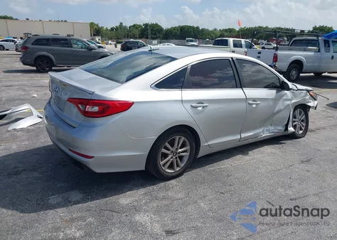 2017 Hyundai Sonata Se z USA, uszkodzony, nr VIN 5NPE24AF7HH459874